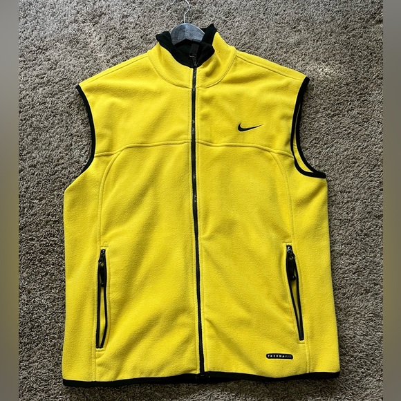 Nike ACG Vest Yellow - Picture 1 of 3